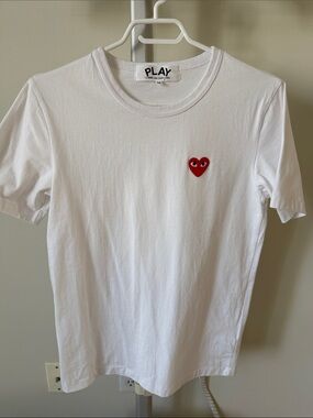 Comme des Garcons PLAY unisex White Tee with Red Heart Patch, size M